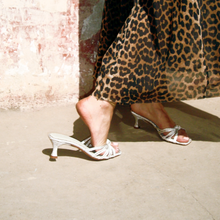 Load image into Gallery viewer, THE KNOT