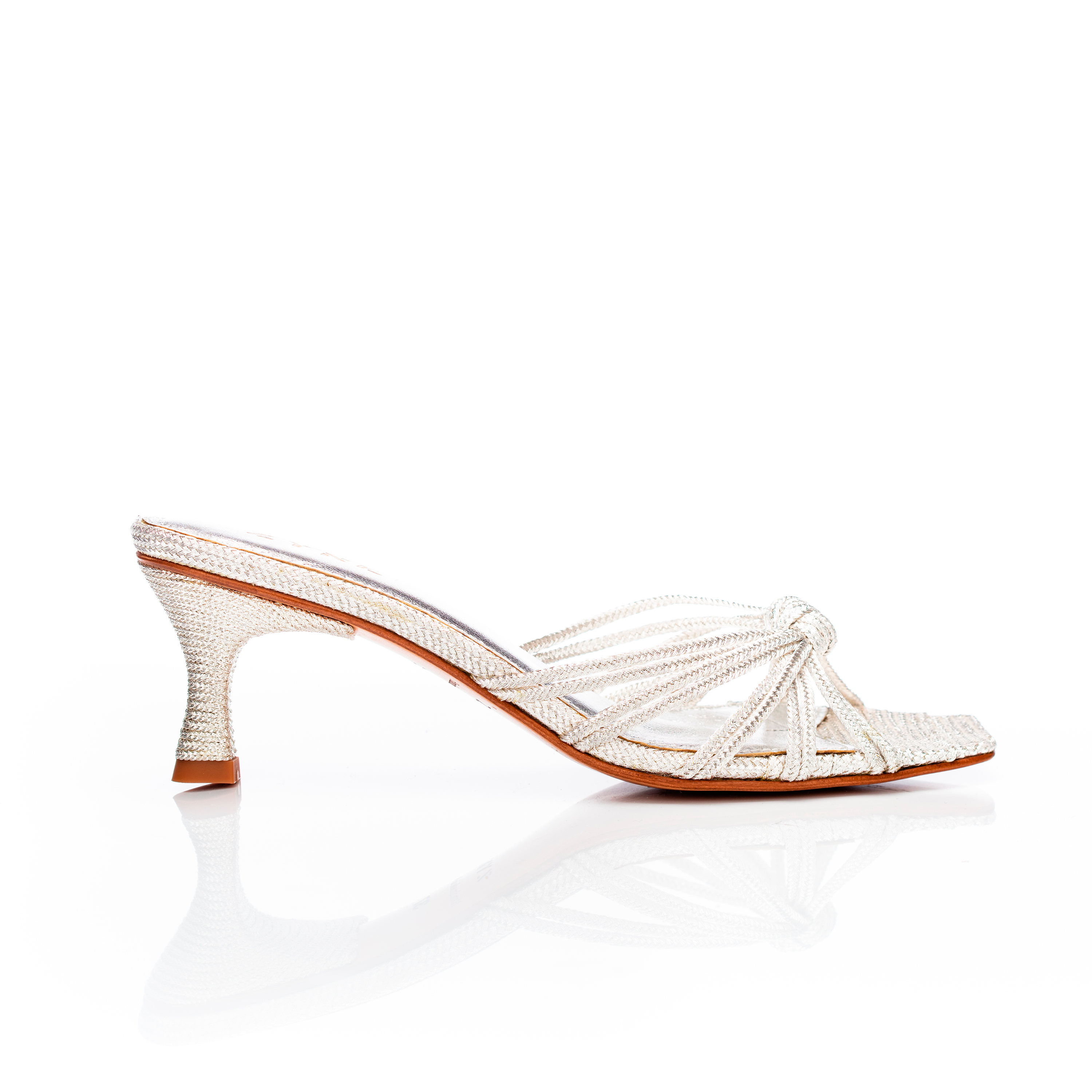 THE KNOT – Zyne
